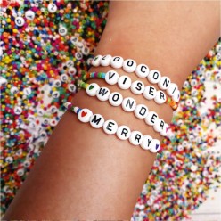 Zestaw Artystyczny Do Robienia Bransoletek i Naszyjników 4400 Elementów