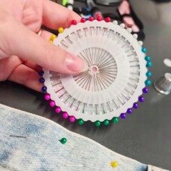 Przybornik Krawiecki Nici Zestaw Do Szycia Zestaw Igły Nici Szpilki Nożyczki Szydełko