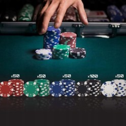 Zestaw Do Pokera w Walizce 300 żetonów Poker